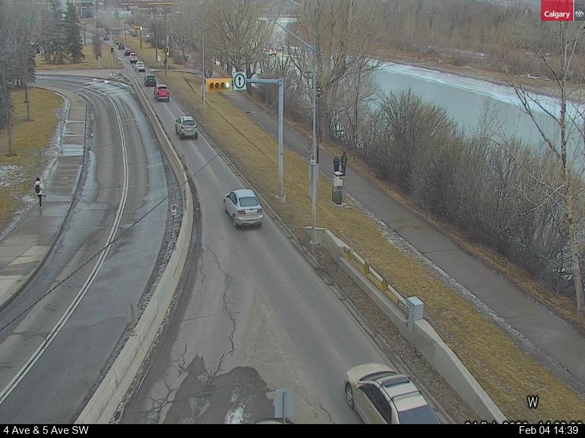 4 Avenue / 10 Street SW