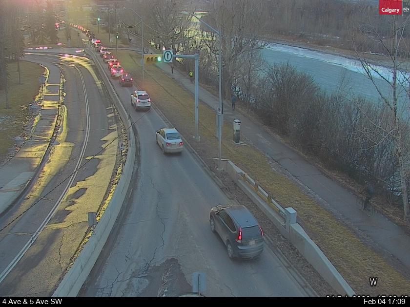 4 Avenue / 10 Street SW