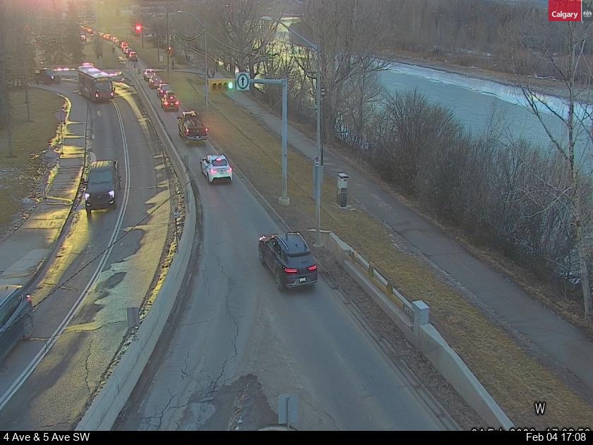 4 Avenue / 10 Street SW