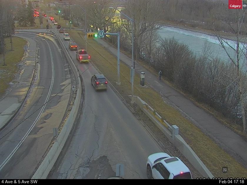 4 Avenue / 10 Street SW