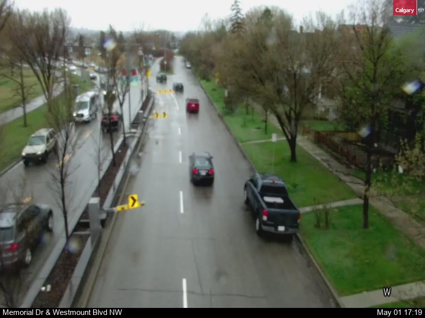 Webcam of Memorial Drive at 10A Street
