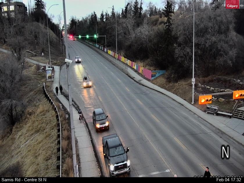 Samis Road / Centre Street North