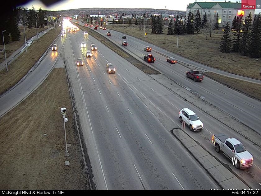 McKnight Boulevard / Barlow Trail NE