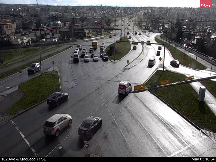 Macleod Trail S / 162 Avenue SE (West intersection) Traffic Camera