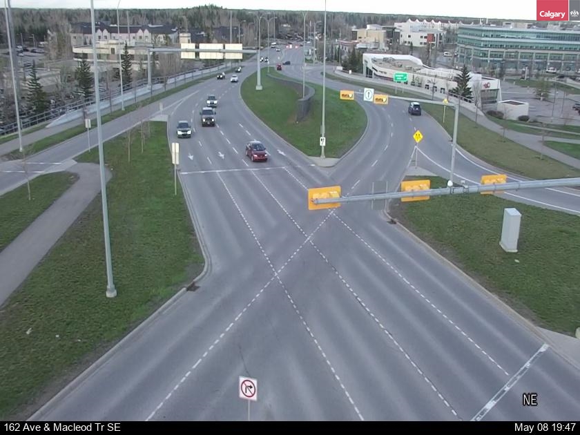 Macleod Trail S / 162 Avenue SE (East intersection) Traffic Camera